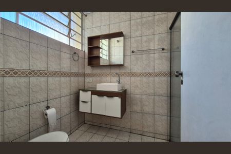 Casa à venda com 128m², 2 quartos e 2 vagasBanheiro 