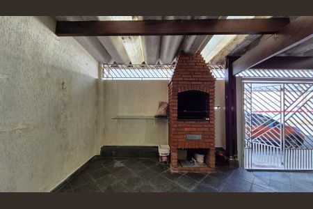 Casa à venda com 128m², 2 quartos e 2 vagasÁrea externa 