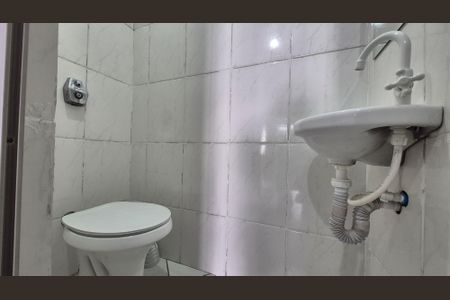 Casa à venda com 128m², 2 quartos e 2 vagasBanheiro 
