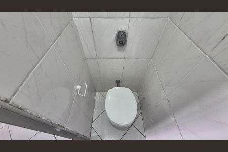 Casa à venda com 128m², 2 quartos e 2 vagasBanheiro 