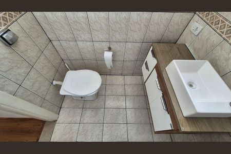 Casa à venda com 128m², 2 quartos e 2 vagasBanheiro 