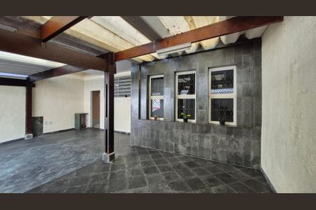 Casa à venda com 128m², 2 quartos e 2 vagasÁrea externa 