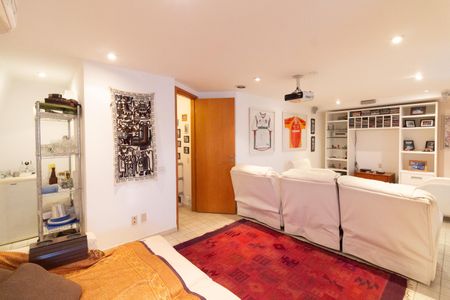 Sala de tv de apartamento à venda com 2 quartos, 148m² em Rio Pequeno, São Paulo