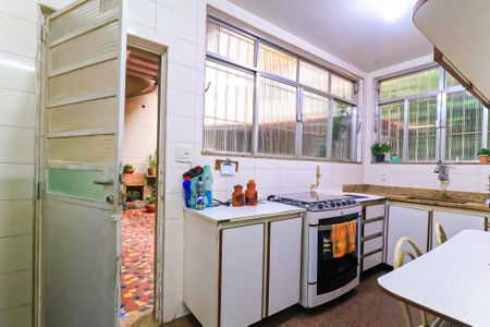 Casa para alugar com 153m², 2 quartos e 2 vagasCozinha