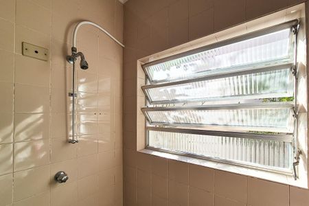 Casa para alugar com 200m², 3 quartos e 4 vagas Casa para alugar com 200m², 3 quartos e 4 vagasBanheiro Social 2