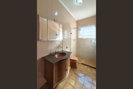 Casa para alugar com 200m², 3 quartos e 4 vagas Casa para alugar com 200m², 3 quartos e 4 vagasBanheiro Social 1