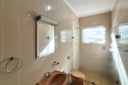 Casa para alugar com 200m², 3 quartos e 4 vagas Casa para alugar com 200m², 3 quartos e 4 vagasBanheiro Social 2