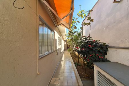 Casa para alugar com 200m², 3 quartos e 4 vagas Casa para alugar com 200m², 3 quartos e 4 vagascorredor