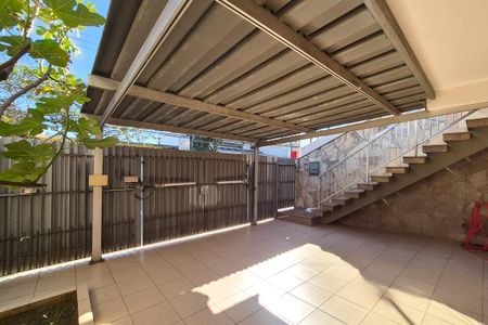 Casa para alugar com 200m², 3 quartos e 4 vagas Casa para alugar com 200m², 3 quartos e 4 vagasGaragem