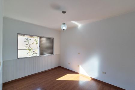 Casa para alugar com 200m², 3 quartos e 4 vagas Casa para alugar com 200m², 3 quartos e 4 vagasQuarto 2