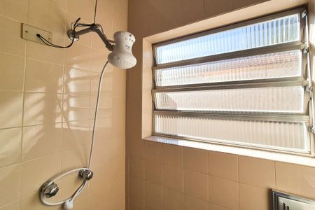 Casa para alugar com 200m², 3 quartos e 4 vagas Casa para alugar com 200m², 3 quartos e 4 vagasBanheiro Social 1