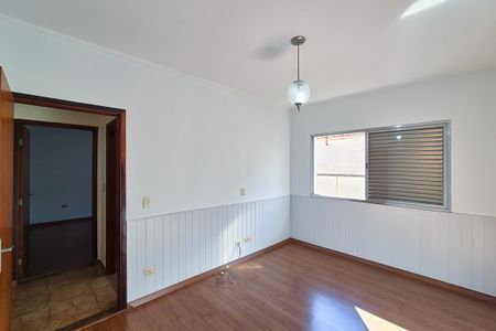Casa para alugar com 200m², 3 quartos e 4 vagas Casa para alugar com 200m², 3 quartos e 4 vagasQuarto 2