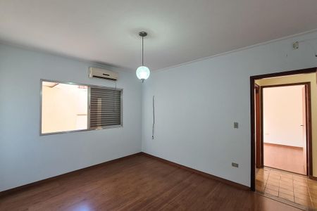 Casa para alugar com 200m², 3 quartos e 4 vagas Casa para alugar com 200m², 3 quartos e 4 vagasQuarto 1