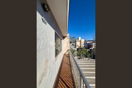 Casa para alugar com 200m², 3 quartos e 4 vagas Casa para alugar com 200m², 3 quartos e 4 vagasVaranda