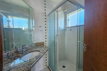 Casa de condomínio para alugar com 450m², 4 quartos e 4 vagas