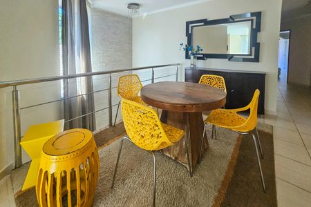 Casa de condomínio para alugar com 450m², 4 quartos e 4 vagas