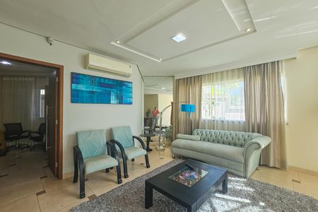 Casa de condomínio para alugar com 450m², 4 quartos e 4 vagas