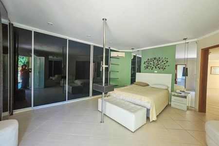 Casa de condomínio para alugar com 450m², 4 quartos e 4 vagas