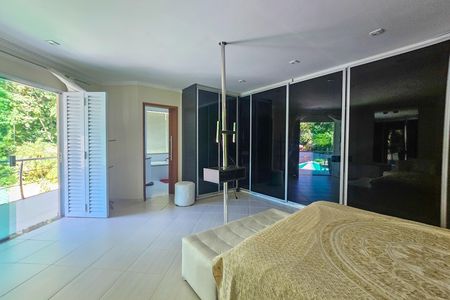Casa de condomínio para alugar com 450m², 4 quartos e 4 vagas