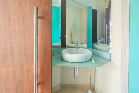 Casa de condomínio para alugar com 450m², 4 quartos e 4 vagas