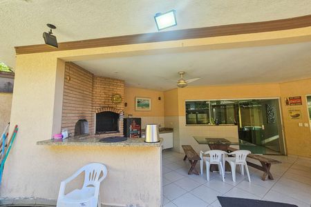 Casa de condomínio para alugar com 450m², 4 quartos e 4 vagas
