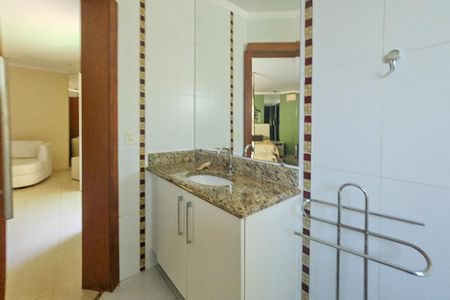 Casa de condomínio para alugar com 450m², 4 quartos e 4 vagas