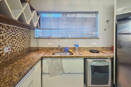 Casa de condomínio para alugar com 450m², 4 quartos e 4 vagas