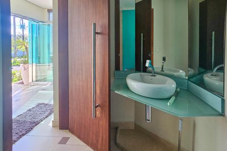 Casa de condomínio para alugar com 450m², 4 quartos e 4 vagas