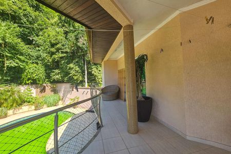 Casa de condomínio para alugar com 450m², 4 quartos e 4 vagas