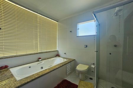 Casa de condomínio para alugar com 450m², 4 quartos e 4 vagas