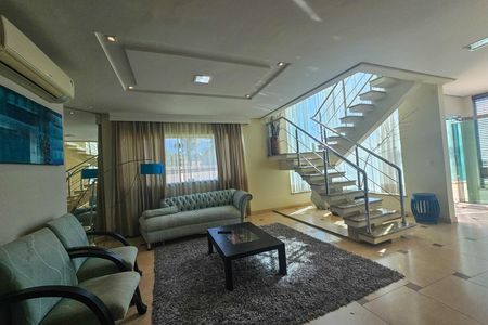 Casa de condomínio para alugar com 450m², 4 quartos e 4 vagas