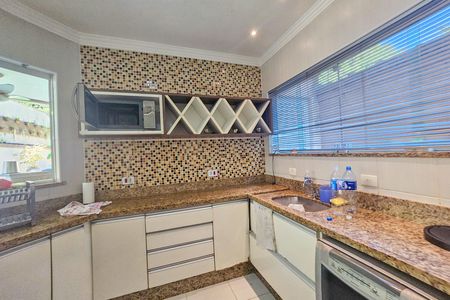 Casa de condomínio para alugar com 450m², 4 quartos e 4 vagas