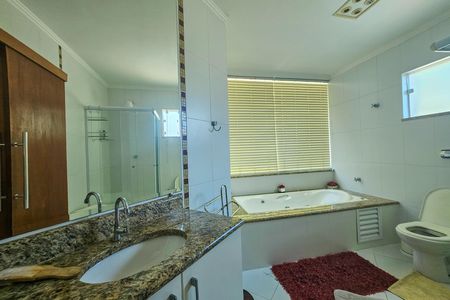Casa de condomínio para alugar com 450m², 4 quartos e 4 vagas