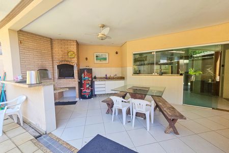 Casa de condomínio para alugar com 450m², 4 quartos e 4 vagas