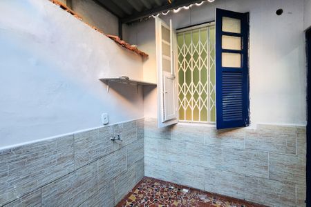 Casa para alugar com 50m², 2 quartos e sem vagaÁrea de Serviço 