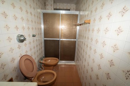 Banheiro de apartamento para alugar com 2 quartos, 77m² em Passo D’areia, Porto Alegre