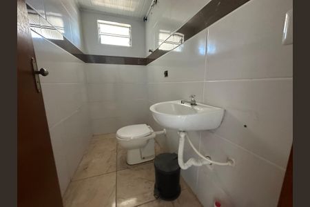 Casa para alugar com 80m², 2 quartos e 2 vagas Casa para alugar com 80m², 2 quartos e 2 vagasBanheiro