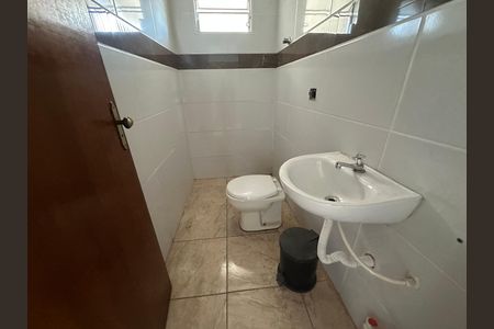 Casa para alugar com 80m², 2 quartos e 2 vagas Casa para alugar com 80m², 2 quartos e 2 vagasBanheiro