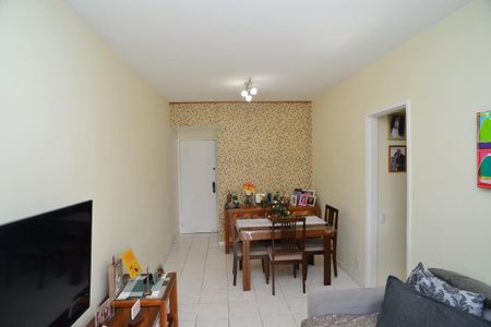 Apartamento à venda com 83m², 3 quartos e 1 vaga Apartamento à venda com 83m², 3 quartos e 1 vagaSala