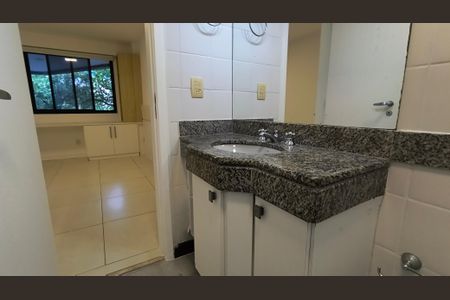 Apartamento para alugar com 110m², 2 quartos e 2 vagas Apartamento para alugar com 110m², 2 quartos e 2 vagasBanheiro da Suíte