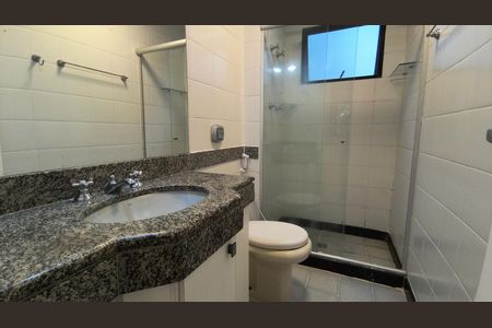 Apartamento para alugar com 110m², 2 quartos e 2 vagas Apartamento para alugar com 110m², 2 quartos e 2 vagasBanheiro da Suíte
