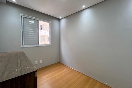 Quarto 2 de apartamento para alugar com 2 quartos, 40m² em Jardim Santa Emilia, São Paulo