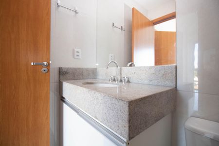 Banheiro da Suíte de apartamento para alugar com 1 quarto, 39m² em Shcgn 703, Brasília