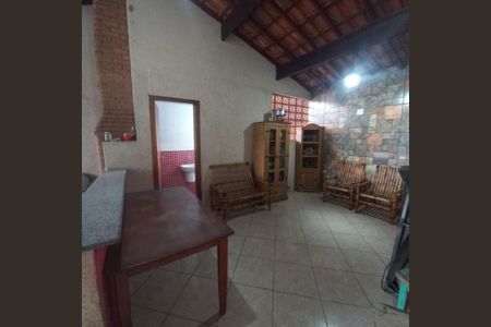 Área externa de casa para alugar com 4 quartos, 300m² em Jardim Nove de Julho, São Paulo