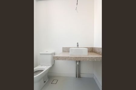 Apartamento à venda com 137m², 3 quartos e 3 vagasBanheiro da Suíte 2