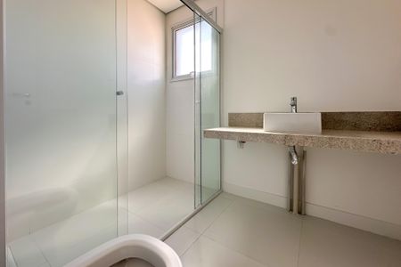 Apartamento à venda com 137m², 3 quartos e 3 vagasBanheiro da Suíte 1