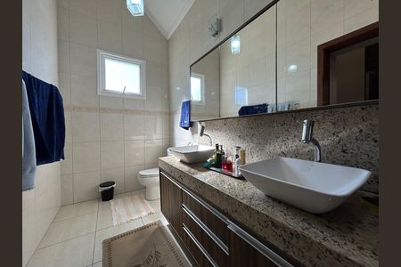 Casa de condomínio para alugar com 284m², 4 quartos e 3 vagas Casa de condomínio para alugar com 284m², 4 quartos e 3 vagasBanheiro suíte