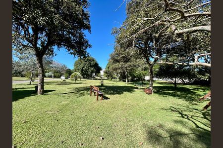 Casa de condomínio para alugar com 284m², 4 quartos e 3 vagas Casa de condomínio para alugar com 284m², 4 quartos e 3 vagasÁrea comum