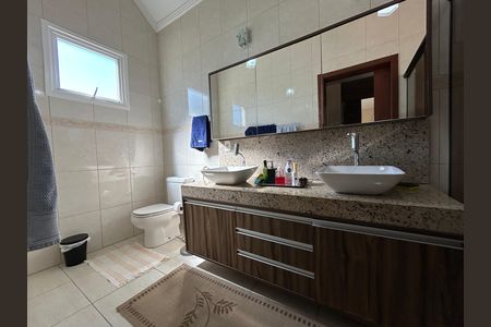 Casa de condomínio para alugar com 284m², 4 quartos e 3 vagas Casa de condomínio para alugar com 284m², 4 quartos e 3 vagasBanheiro suíte