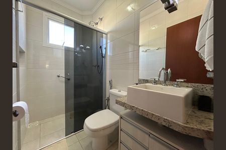 Casa de condomínio para alugar com 284m², 4 quartos e 3 vagas Casa de condomínio para alugar com 284m², 4 quartos e 3 vagasBanheiro
